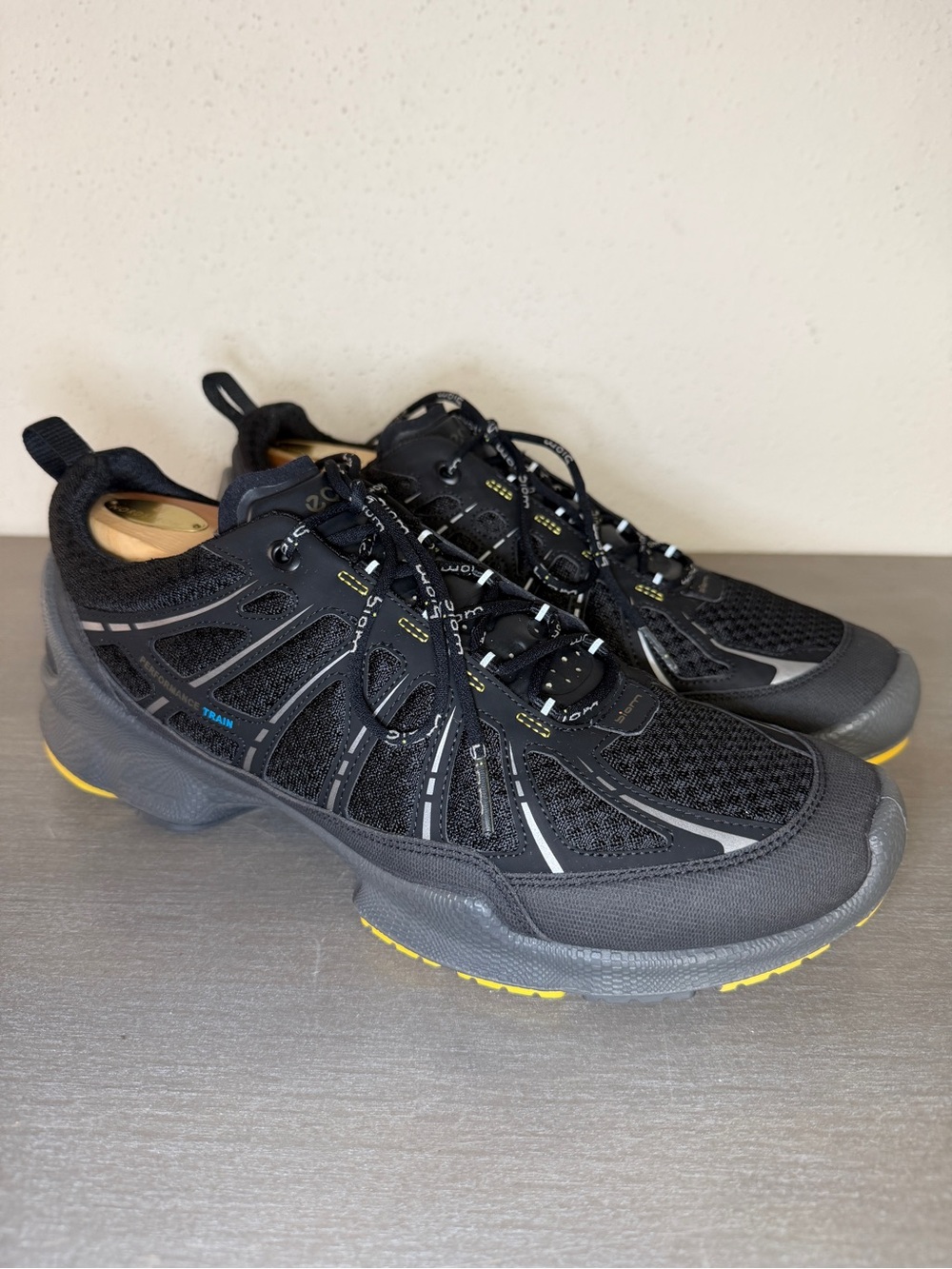 ECCO Biom Natural Motion Black Yellow Mens Sneakers US 9 9.5 D Sport Shoes